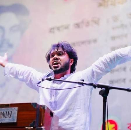 হাদির মরদেহ আজ শুক্রবার সন্ধ্যায় সিঙ্গাপুর থেকে দেশে এসে পৌঁছাবে