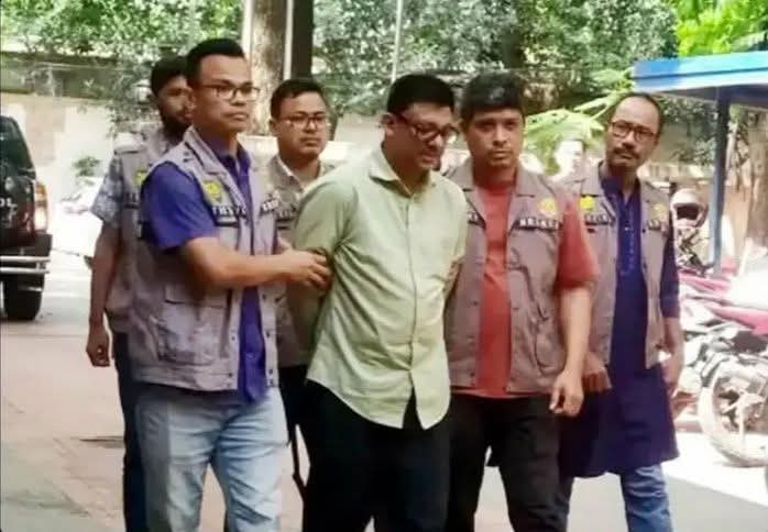 প্রধানমন্ত্রীর উপদেষ্টা সেজে ভুয়া গেজেট তৈরি ও প্রতারণা: গ্রেপ্তার আরিফ মাঈনুদ্দিন