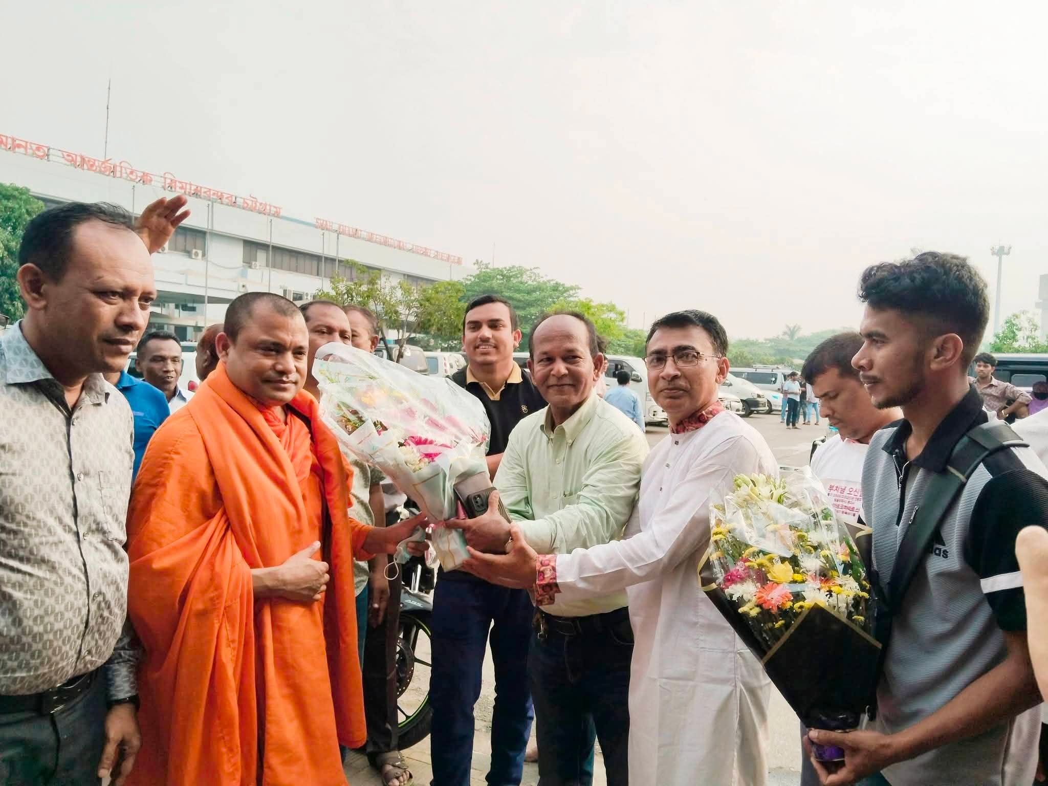 আওয়ামী লীগের আমলে নির্যাতিত ভদন্ত শরণংকর মহাথের ১৬ এপ্রিল চট্টগ্রামে অবতরণ করেন