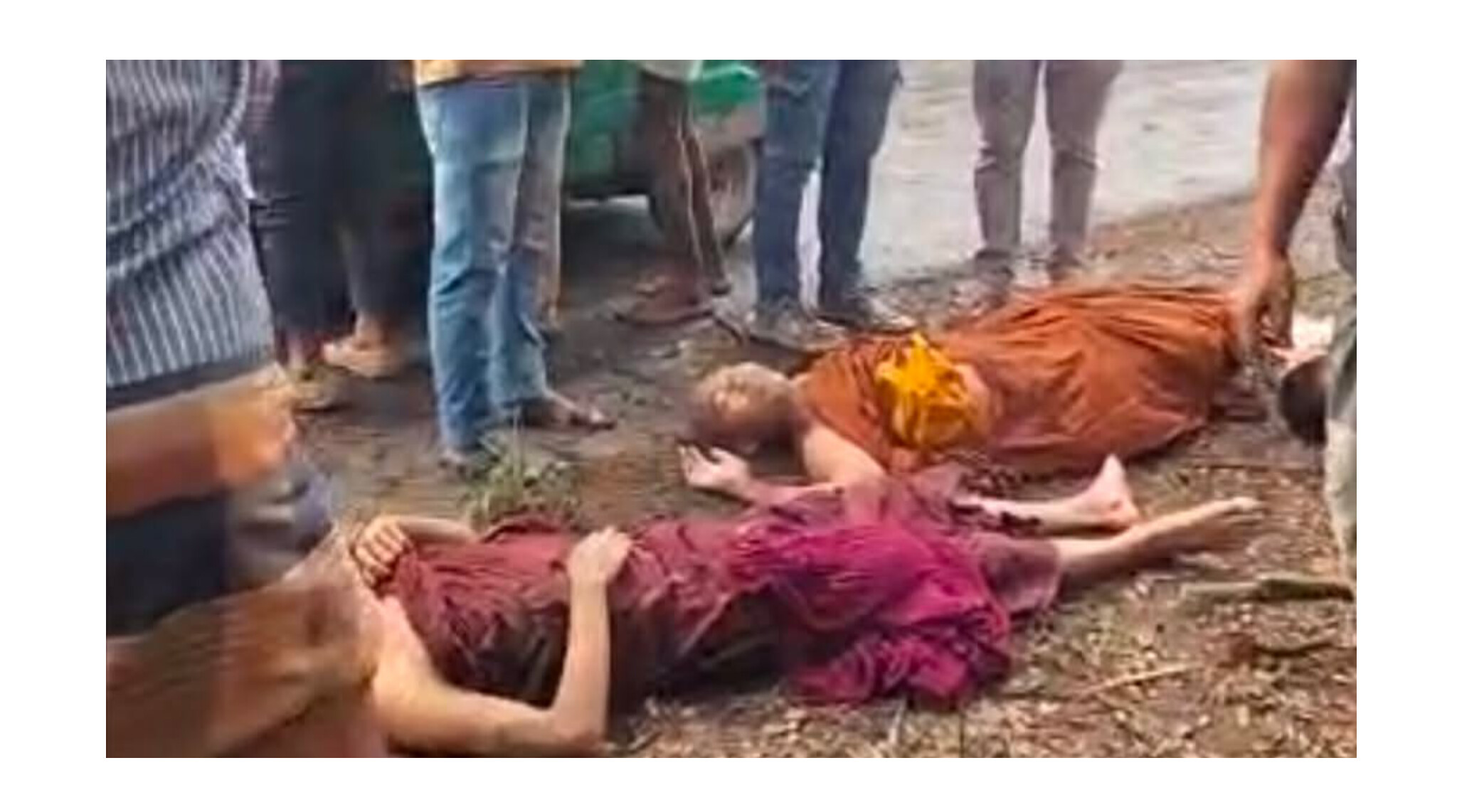 লোহাগাড়ায় হানিফ বাসের ধাক্কায় নোহা খাদে: দুই ভিক্ষুসহ নিহত ৩