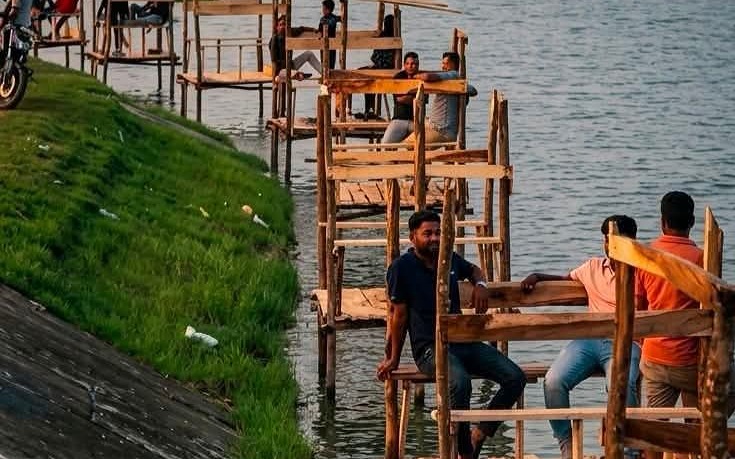 কক্সবাজার খান বীচের সৌন্দর্য ও নিরাপত্তা রক্ষায় যুবক-যুবতীদের বিশৃঙ্খলা নিয়ন্ত্রণের দাবি