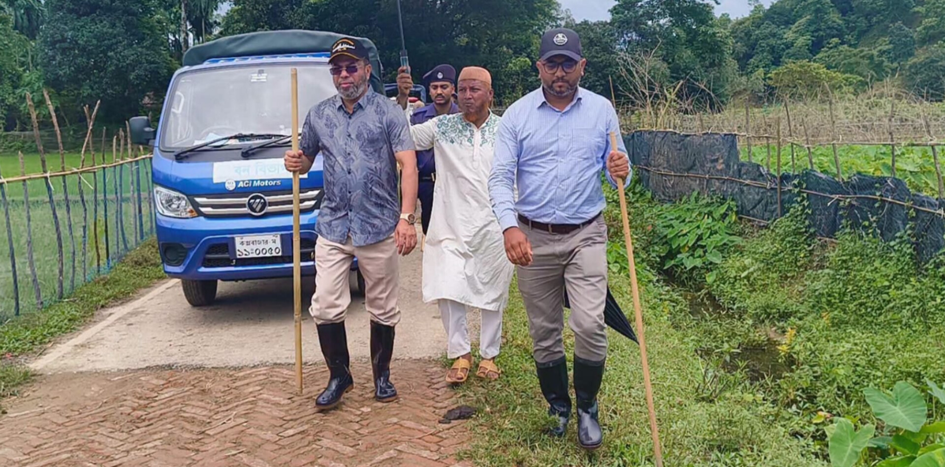 হ্নীলা রঙ্গিখালী পাহাড়ে বনায়ন কার্যক্রম পরিদর্শন করলেন পরিবেশ প্রতিমন্ত্রী